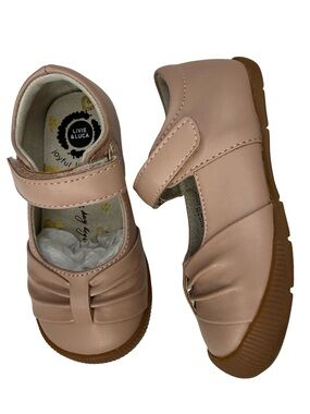 Livie and Luca Mary Jane shoes size 6 NWOT